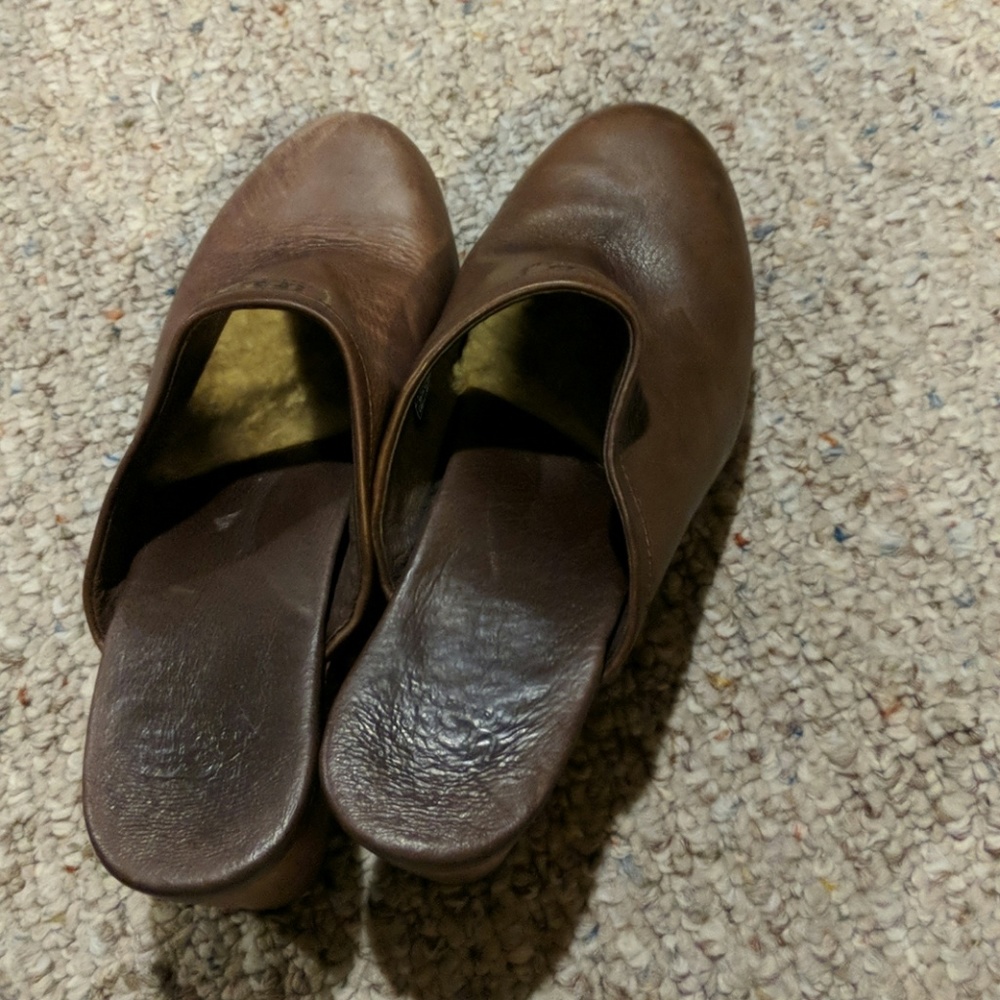 Ugg clogs - Picture 2 of 3